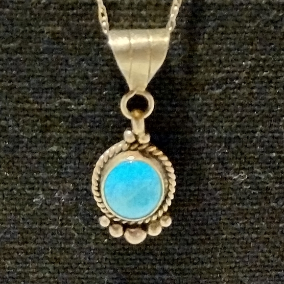 Native sterling Skee signed turquoise necklace - Picture 5 of 16